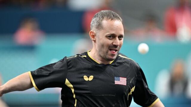 Снимка: Без дом на 13, а след това шампион