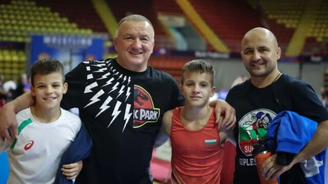 Снимка: Кръвта вода не става: бронз на Радослав Великов-младши