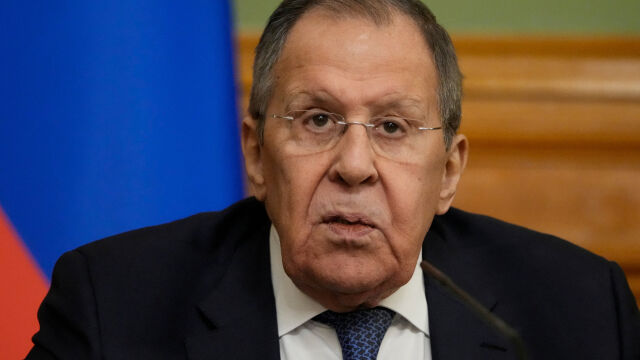 Снимка: Русия е готова да работи с новото унгарско правителство, ще го оценява по действията му
