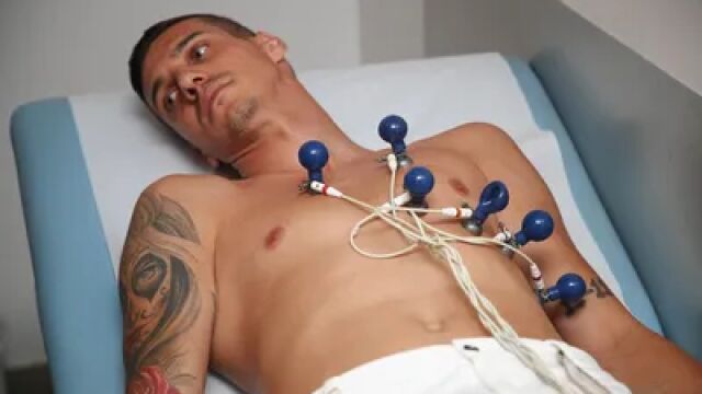 Снимка: Оперират палеца на левия крак на Кирил Десподов