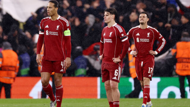 Снимка: Ливърпул се сгромоляса и на 