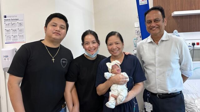 Снимка: Медицинско чудо: Бебе на ръба между живота и смъртта не се предаде и оцеля! (СНИМКИ)