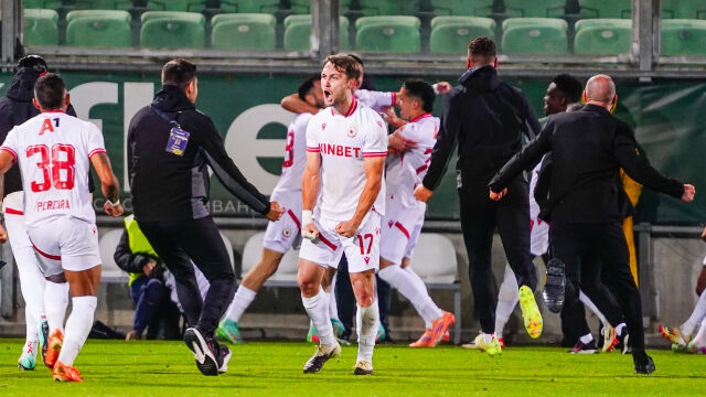 Снимка: След драма с червени картони: ЦСКА удари Лудогорец насред Разград