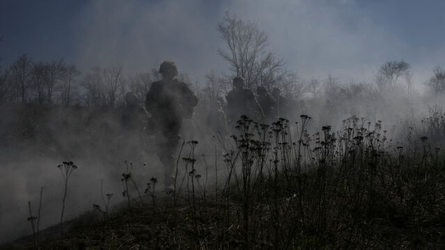 „Молят се за храна, а никой не ги чува“: Украински войници губят съзнание от глад и оцеляват на дъждовна вода