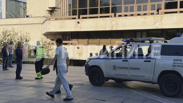Снимка: Столична община с позиция за трагичния инцидент с падналото момче от сградата на НДК