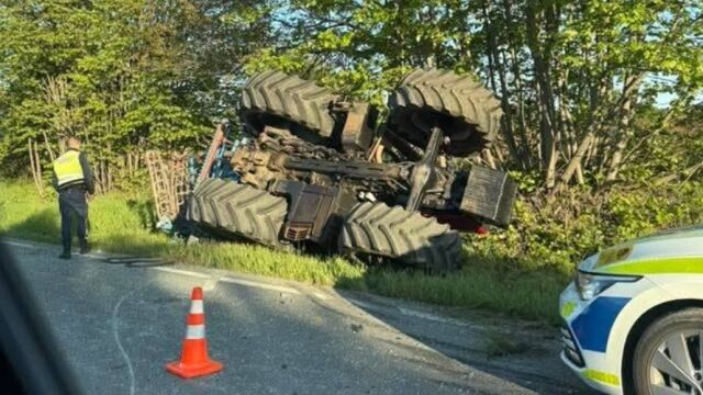 Катастрофа между камион и трактор на пътя София - Варна, движението е затруднено