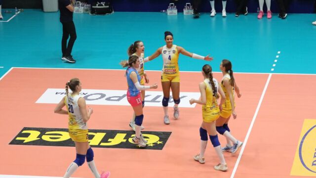 Снимка: Волейболистките на Марица отново са шампионки