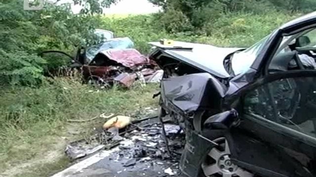 Снимка: Двама души са с опасност за живота след катастрофи, станали през денонощието