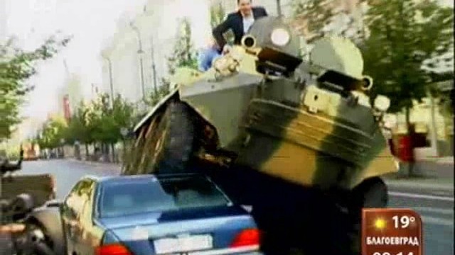 Снимка: Кметът на Вилнюс бори наглите шофьори с танк