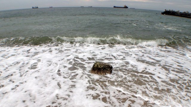 Снимка: Спасители извадиха 18 души от бурното море