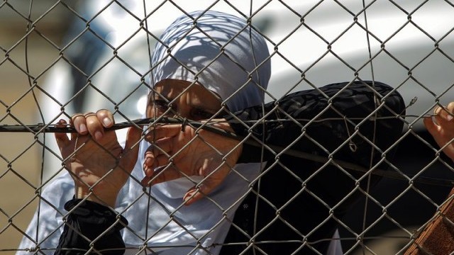 Снимка: Сирийските бежанци в гр. Съединение – дезертьор, семейство и хакер