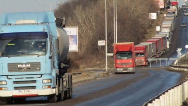 Снимка: Опашка на ГКПП-Калотина