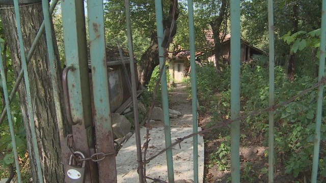 Снимка: В Бобовдол познават и момчето Пламен, и премиера Орешарски