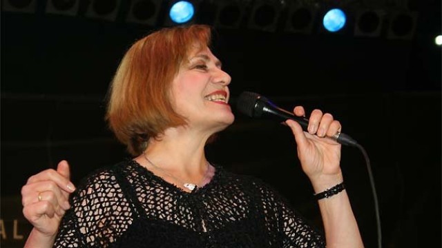 Снимка: Йълдъз Ибрахимова пее на джаз фестивала в Банско