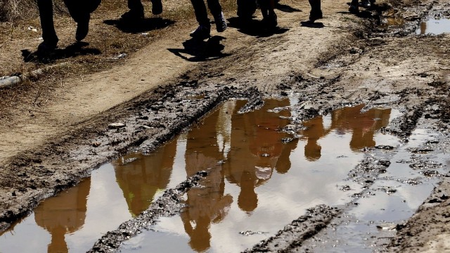 Снимка: 40 имигранти са задържани в пернишкото село Големо Бучино