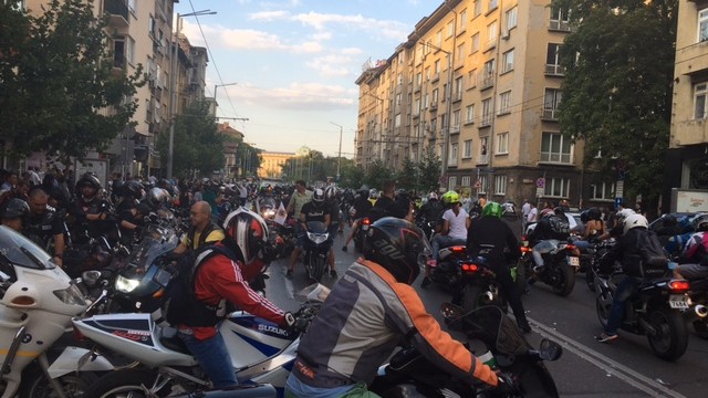 Снимка: Мотористи се събраха на протест пред турското посолство