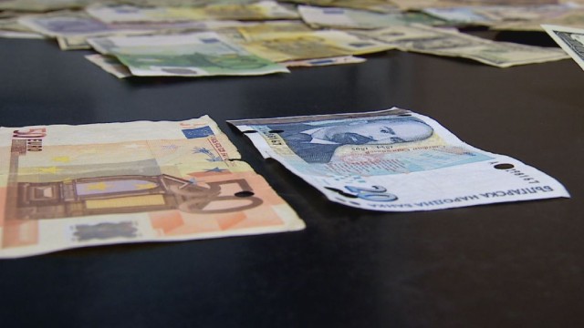 Снимка: Кои са най-фалшифицираните пари и има ли как да ги познаем?