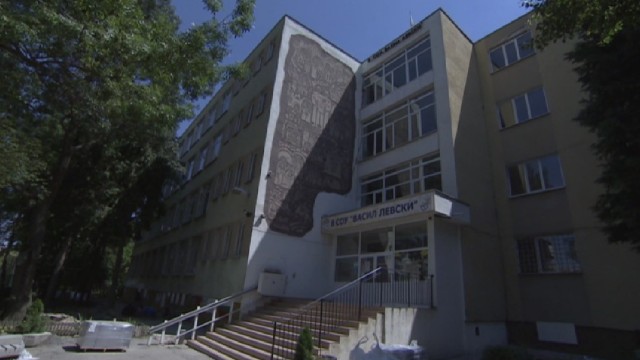 Снимка: Десетки училища в страната посрещат новата учебна година без ремонт