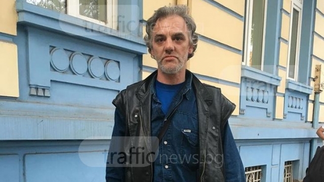 Снимка: Адвокати: Клошарят, обвинен за палежа на тютюневите складове, е необходимият грешник