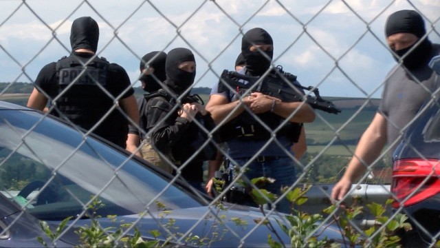 Снимка: Задържаха заподозрян за нападението над френските войници