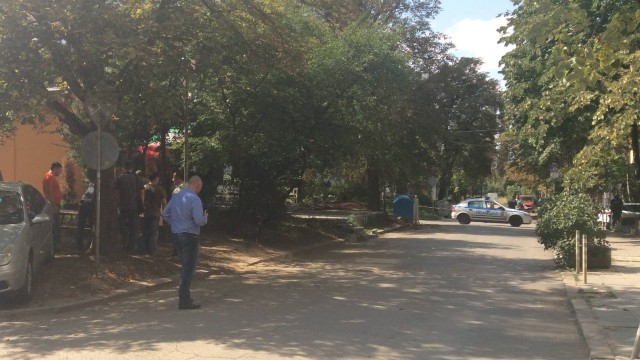 Снимка: Мъж застреля съпругата си пред заведение в столичния кв. „Лагера”