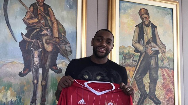 Снимка: ЦСКА привлече камерунски национал (ВИДЕО)