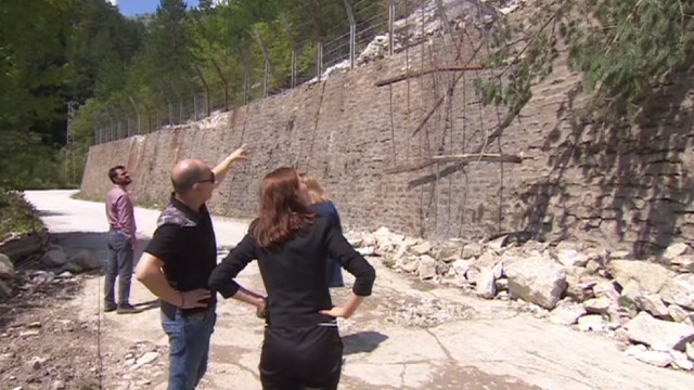 Снимка: Втори ден борба с последствията от пороите в Смолянско (ОБЗОР)