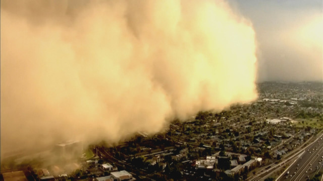 Пясъчна буря идваща от Северна Африка връхлитат Истанбул заяви преподавателят