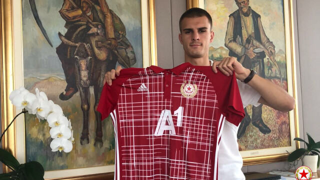 Снимка: Чорбаджийски преподписа с ЦСКА