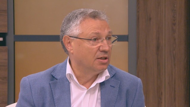 Снимка: Велизар Шаламанов: Най-вероятно военният „Кугър” е летял на ниска височина заради възникнал проблем