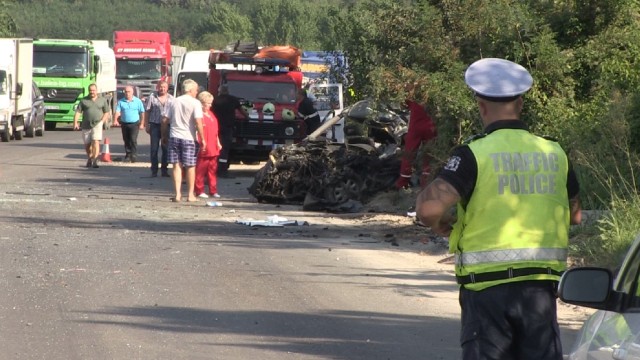 Снимка: Опасен път без маркировка създава предпоставки за тежки катастрофи