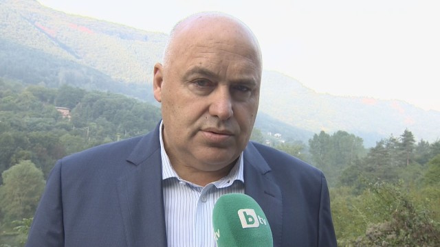 Снимка: Зам.-кметът на Своге: Мантинелата на фаталния завой не е поставена от нас