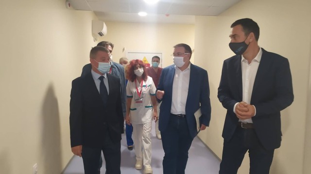 Снимка: МЗ ще настоява НЗОК да сключва договори и с практиките на медицински сестри и акушерки