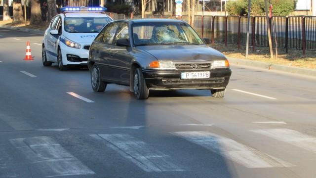 Снимка: 30-годишна жена беше блъсната на пешеходна пътека в Русе