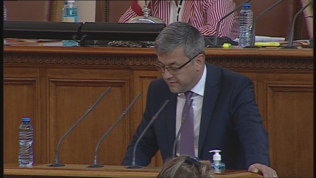 Снимка: Тома Биков: Президентът да вземе отношение за прекратения от Минеков договор за наем на в. 