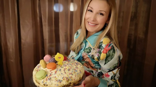 Снимка: Защо Николета Маданска прави торта всеки месец