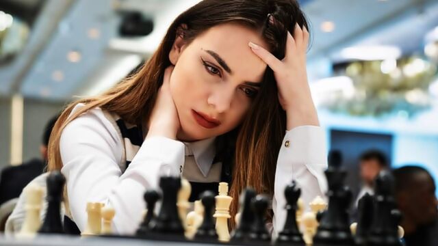 Снимка: България се гордее! Нургюл Салимова - от дървената дъска на дядо си до световен финал по шахмат
