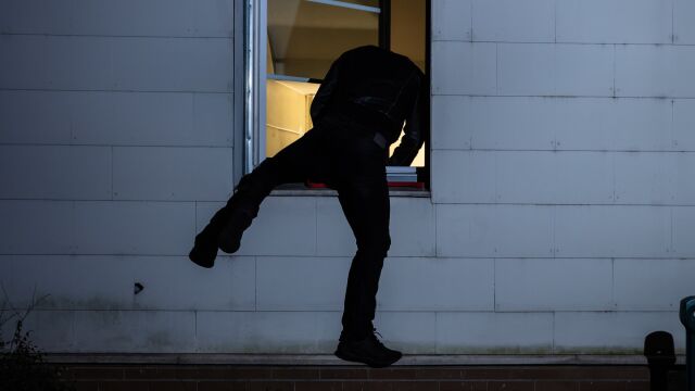 Снимка: Мъж проникнал в повече от 1000 домове, за да се разтовари от стреса