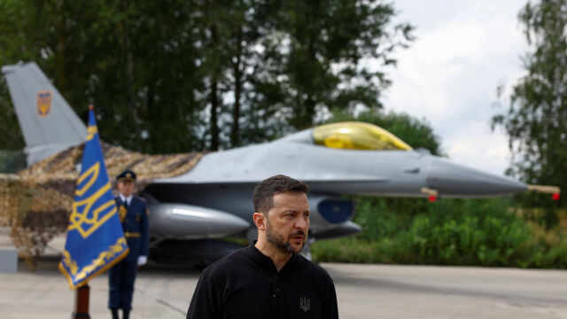 Снимка: Украйна нападна контролирана от Русия ивица в Черно море