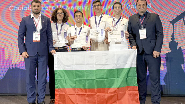Снимка: 4 медала за България от Международната олимпиада по география (iGeo 2025) в Тайланд   