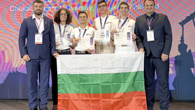 Снимка: 4 медала за България от Международната олимпиада по география (iGeo 2025) в Тайланд