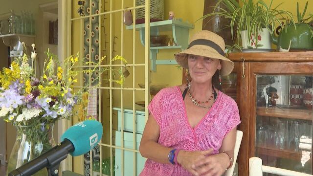 Да започнеш нов живот в България: Историята на белгийка, намерила своя остров в село Остров