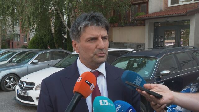 Снимка: Трима задържани при специализирана полицейска операция за фалшиви евробанкноти