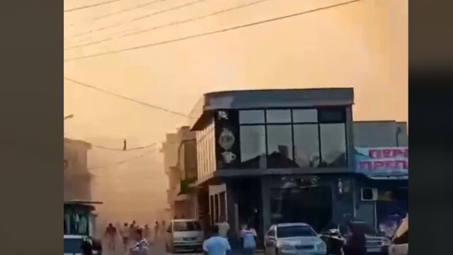 Снимка: Голям пожар се разрази в сливенски квартал (ВИДЕО)