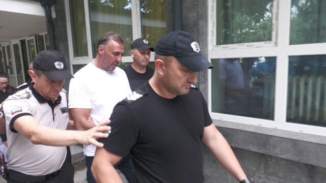 Снимка: Случаят с ВиК-Бургас: Четирима с обвинение, сред тях и областният координатор на ДПС