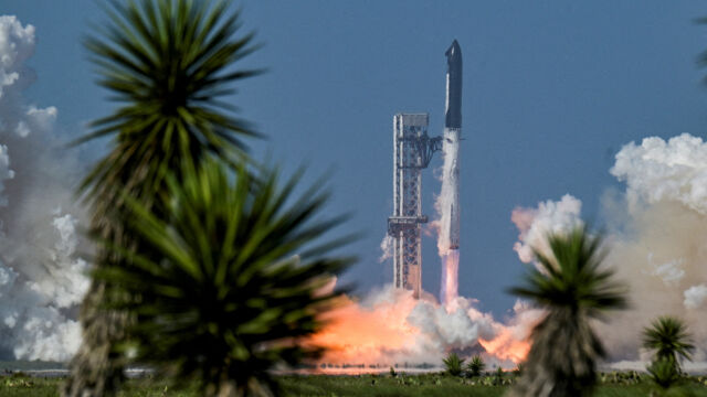 Снимка: Виетнамската компания VinSpace прави крачка към Космоса съвместно със SpaceX