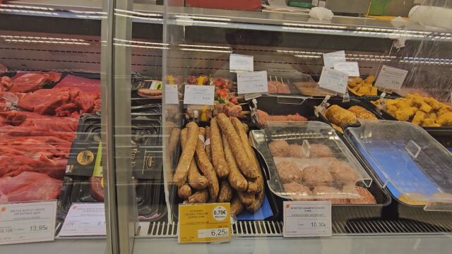 Снимка: В Гърция понижават цените на основни продукти: Прогнозата е да свалят цените от 30 категории с до 20%