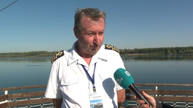 Снимка: Ниското ниво на Дунав спря „Радецки“: Корабът отложи плаванията до септември