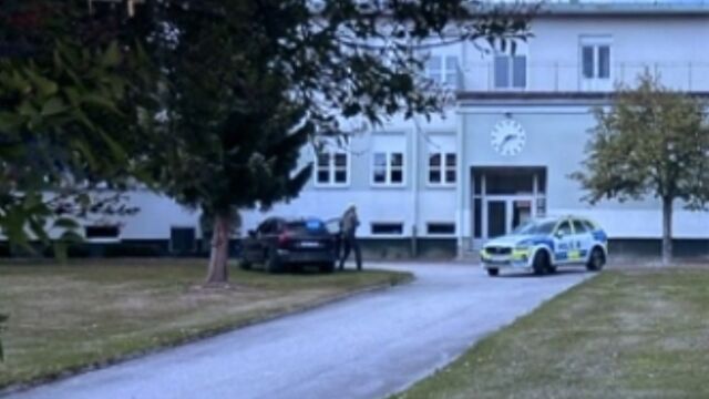 Няколко души бяха ранени при нападение с меч в училище