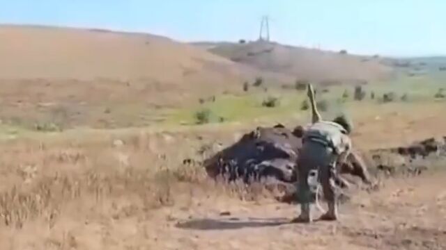 Снимка: Руски войник едва не се взриви, след като изстреля граната в краката си (ВИДЕО)